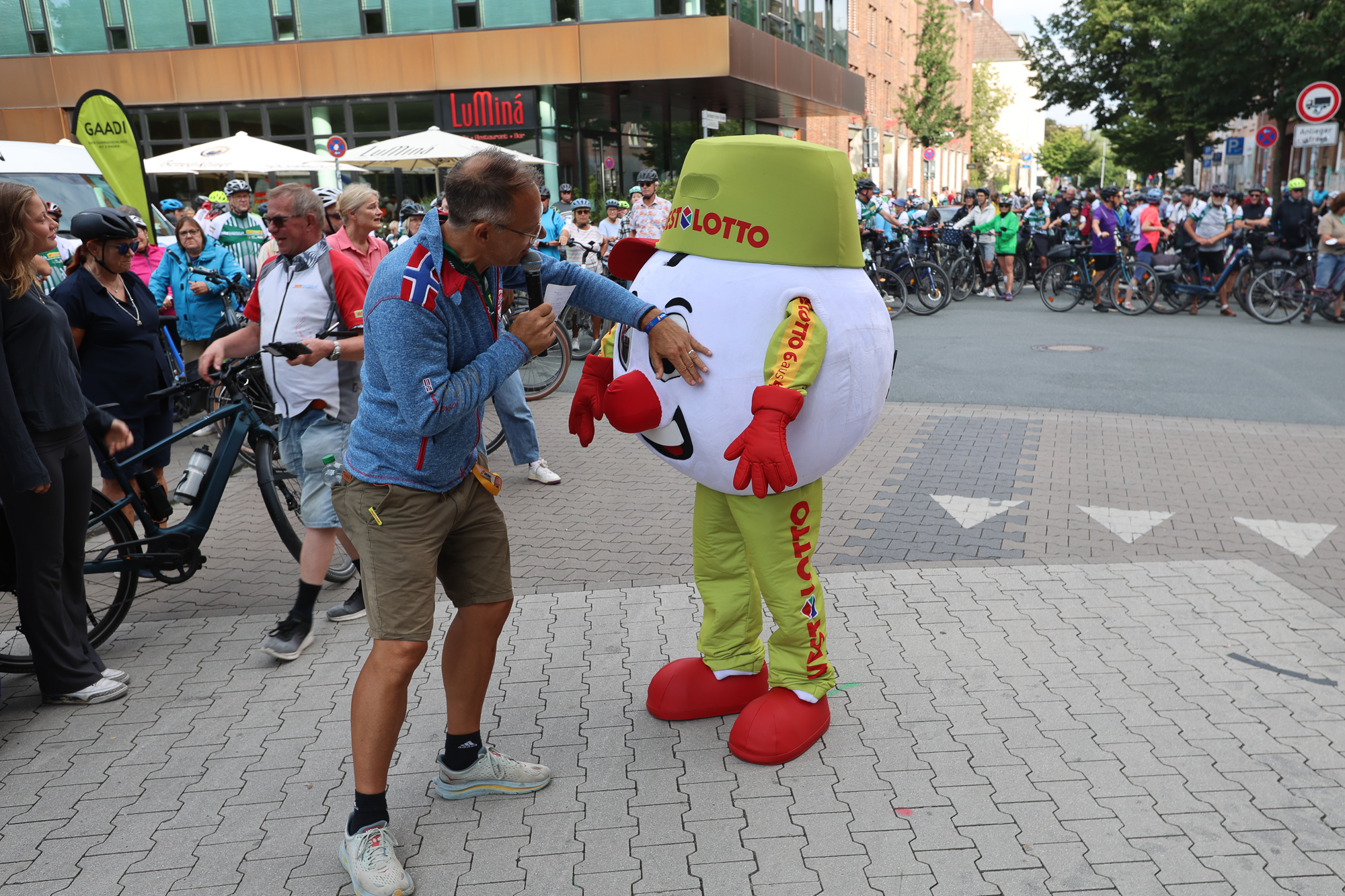 NRW26_2608010916_W-2.jpg