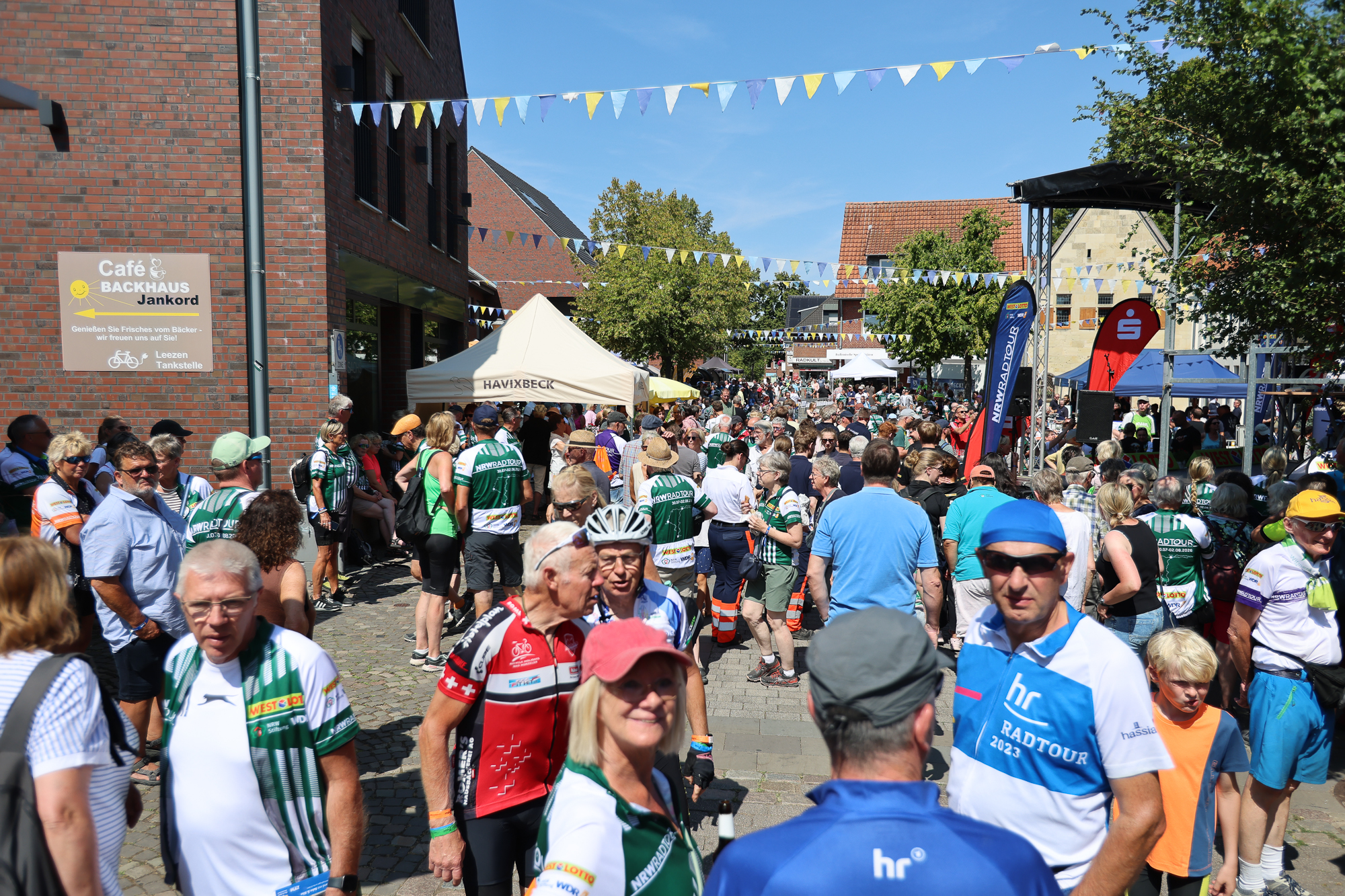 NRW26_2608021244_W.jpg