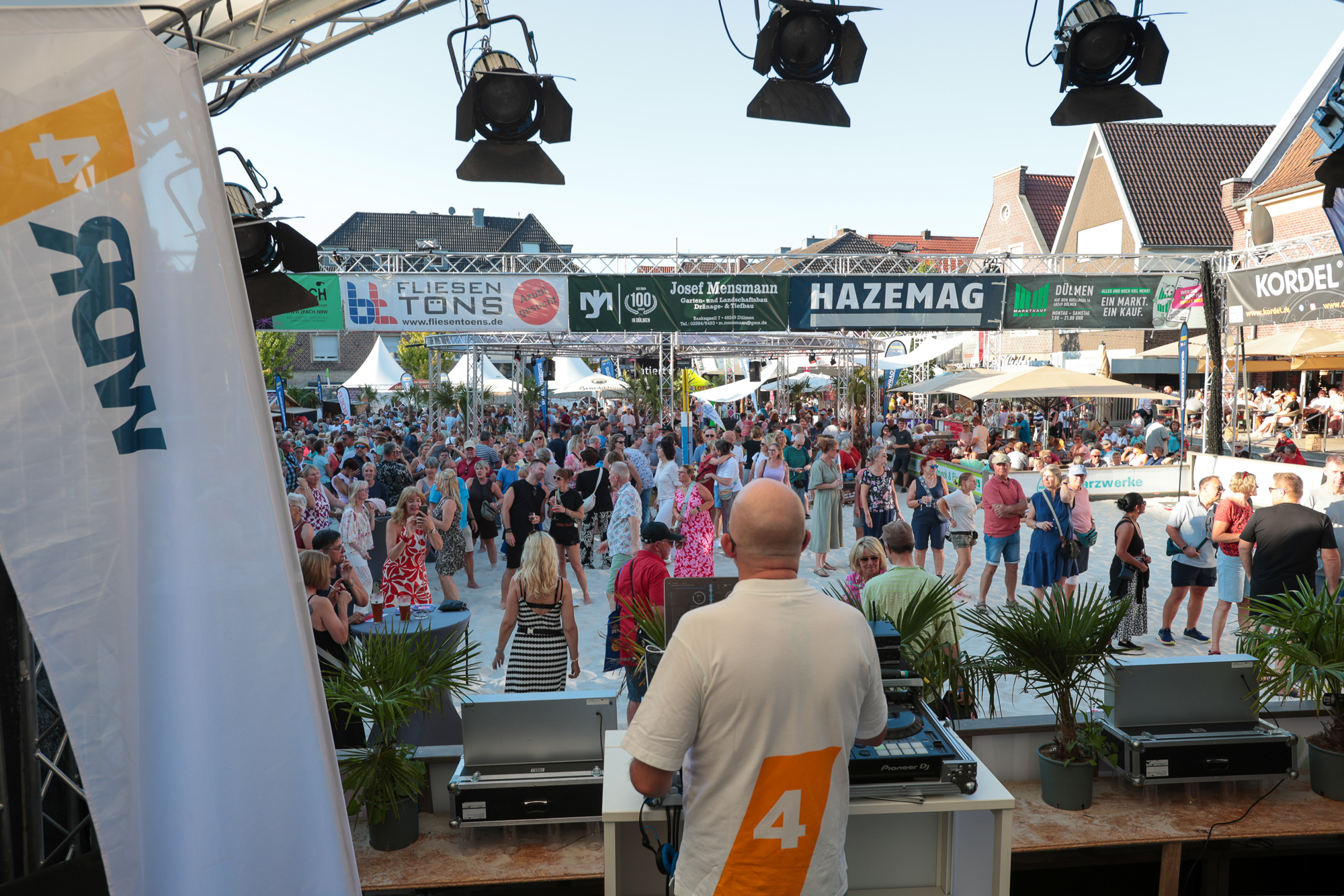 NRW26_2607291930_W.jpg